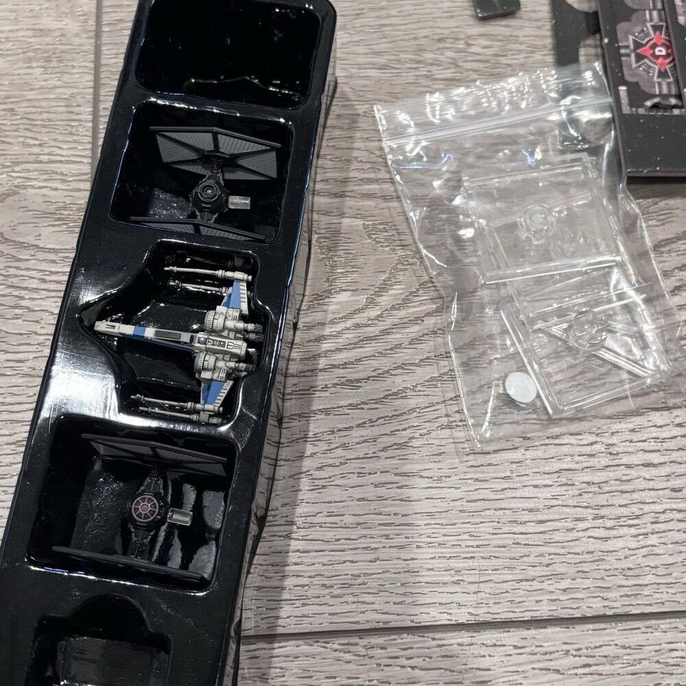 Star Wars X-Wing Miniatures Game Core Set - Picture 8 of 8